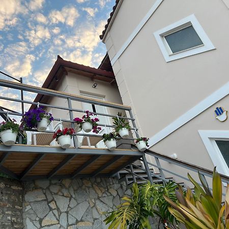 Amazing Familiar Apartments And Rooms Sarande Luaran gambar